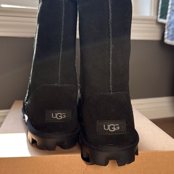 New UGG waterproof essential Booties sheepskin boots mid black size 8 mid - Picture 8 of 10